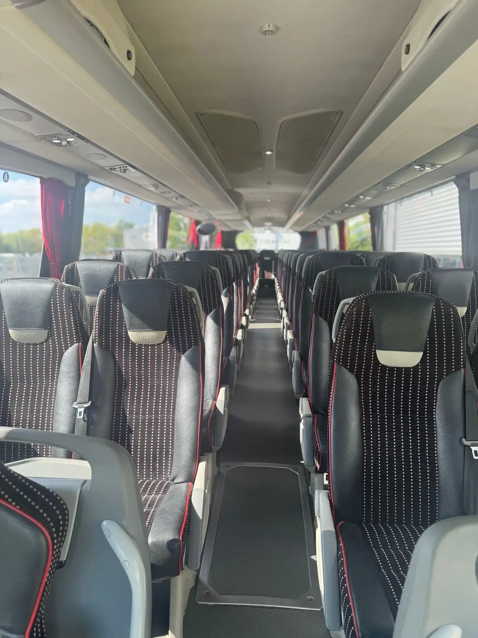 Executive Full size coach